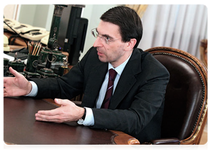 Communications Minister  Igor Shchegolev with Prime Minister Vladimir Putin|24 june, 2011|13:15