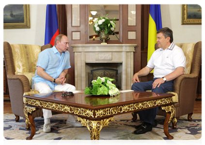 Prime Minister Vladimir Putin arrives in the Crimea on a private visit, meets with Ukrainian President Viktor Yanukovych|25 june, 2011|15:36