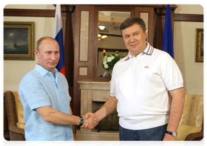 Prime Minister Vladimir Putin arrives in the Crimea on a private visit, meets with Ukrainian President Viktor Yanukovych|25 june, 2011|15:39