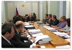 Prime Minister Vladimir Putin chairs a meeting on budget policy and basic budget indices for 2012-2014