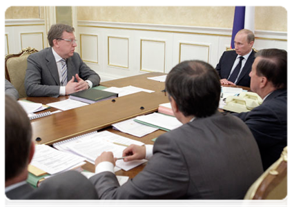 Prime Minister Vladimir Putin chairing a Government Presidium meeting|28 june, 2011|16:45