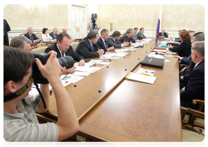 Prime Minister Vladimir Putin chairing a Government Presidium meeting|28 june, 2011|16:48