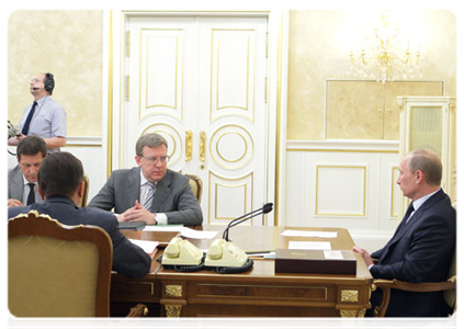Prime Minister Vladimir Putin chairing a Government Presidium meeting|28 june, 2011|16:48