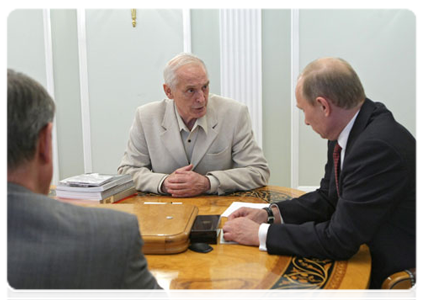 Prime Minister Vladimir Putin with People’s Artist of the USSR Vasily Lanovoi|29 june, 2011|17:08