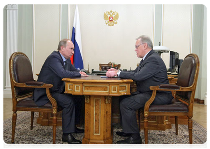 Prime Minister Vladimir Putin meets with President of the Russian Academy of Sciences Yuri Osipov|4 june, 2011|12:30