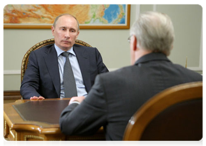 Prime Minister Vladimir Putin meets with President of the Russian Academy of Sciences Yuri Osipov|4 june, 2011|12:30