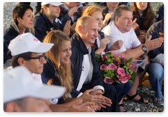Председатель Правительства Российской Федерации В.В.Путин встретился в Сочи с первой сменой стройотряда - победителями акции «Стройотряд "Авторадио"», а также артистами – участниками акции
