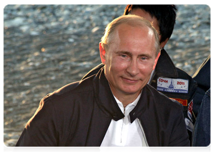 Председатель Правительства Российской Федерации В.В.Путин встретился в Сочи с первой сменой стройотряда - победителями акции «Стройотряд «Авторадио», а также артистами – участниками акции|6 июня, 2011|21:59