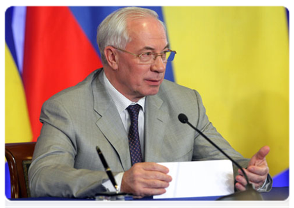 Prime Minister Vladimir Putin and Ukrainian Prime Minister Mykola Azarov hold joint news conference following a meeting of the Russian-Ukrainian Economic Cooperation Committee|7 june, 2011|22:29