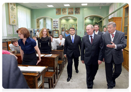 Prime Minister Vladimir Putin on a visit to Moscow State University of Railway Communications|8 june, 2011|19:38