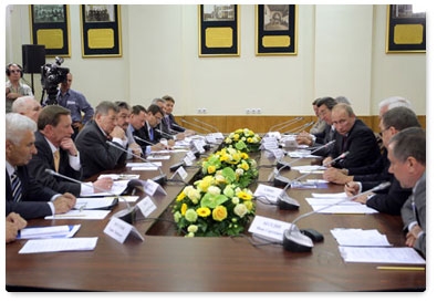 Prime Minister Vladimir Putin meets with members of the presidium of the Transport Workers Union