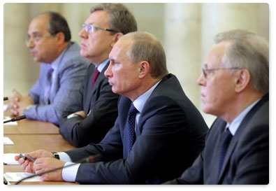 Prime Minister Vladimir Putin meets with economists from the Russian Academy of Sciences