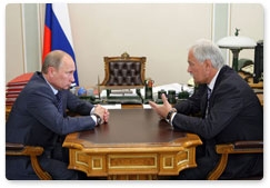 Prime Minister Vladimir Putin meets with State Duma Speaker Boris Gryzlov, Chairman of the United Russia Party’s Supreme Council