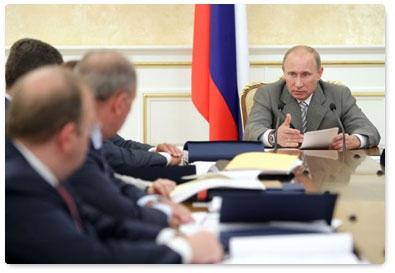 Prime Minister Vladimir Putin chairs a meeting of Vnesheconombank’s Observation Council