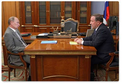 Prime Minister Vladimir Putin meets with Altai Region Governor Alexander Karlin