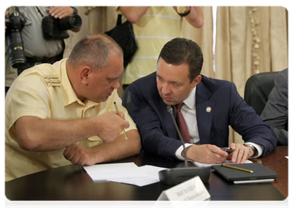 Andrei Zvyagintsev, head of the Russian Defence Ministry’s Research Institute for Deepwater Diving Operations, and Prime Minister of Tatarstan Ildar Khalikov|14 july, 2011|20:18