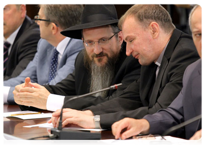 Chief Rabbi of Russia Berl Lazar and General Secretary Igor Kovalevsky of the Conference of the Catholic Bishops of Russia|19 july, 2011|18:34