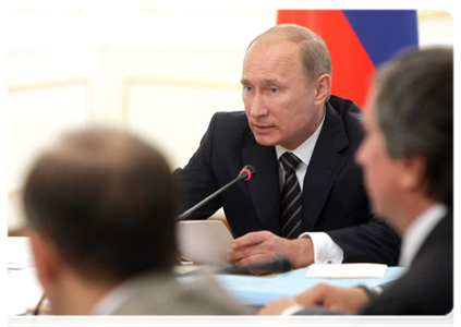 Prime Minister Vladimir Putin at a meeting of the Government Commission on Monitoring Foreign Investment|20 july, 2011|15:55