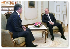 Prime Minister Vladimir Putin meets with his Kyrgyz counterpart Almazbek Atambayev