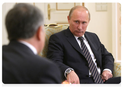 Prime Minister Vladimir Putin with his Kyrgyz counterpart Almazbek Atambayev|20 july, 2011|22:54