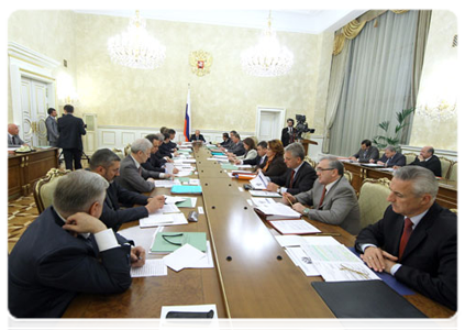 Prime Minister Vladimir Putin chairs a meeting of the Government Presidium|21 july, 2011|16:41