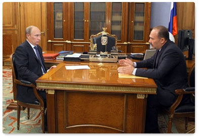 Prime Minister Vladimir Putin meets with Ivanovo Region Governor Mikhail Men