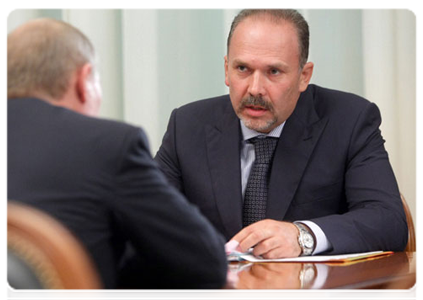 Ivanovo Region Governor Mikhail Men at a meeting with Prime Minister Vladimir Putin|21 july, 2011|20:12