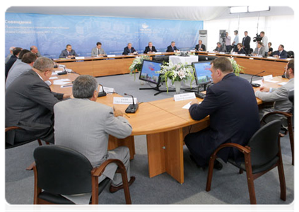 Prime Minister Vladimir Putin chairing a meeting on low-rise housing construction at Stupino|22 july, 2011|16:45