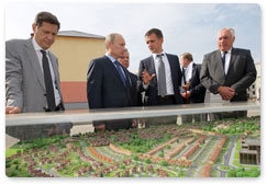 After the meeting, Vladimir Putin visited Novoye Stupino, a new district under construction