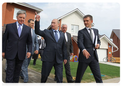 After the meeting, Vladimir Putin visited the new district, Novoye Stupino|22 july, 2011|18:58