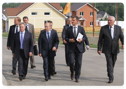 After the meeting, Vladimir Putin visited the new district, Novoye Stupino|22 july, 2011|18:58