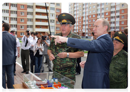 Prime Minister Vladimir Putin on a visit to Vityazi, a new residential complex for army servicemen in Balashikha, near Moscow|22 july, 2011|20:07