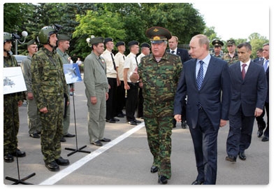 Vladimir Putin visits the independent operational division of the Interior Troops in the Moscow Region town of Balashikha