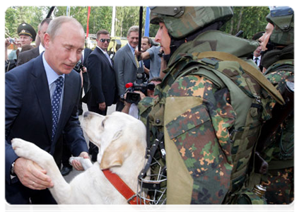 Prime Minister Vladimir Putin visits the independent  operational division of the Interior Troops in the Moscow Region town of Balashikha|22 july, 2011|20:11