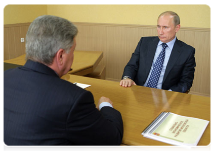 Prime Minister Vladimir Putin at a meeting with Moscow Region Governor Boris Gromov|22 july, 2011|20:26