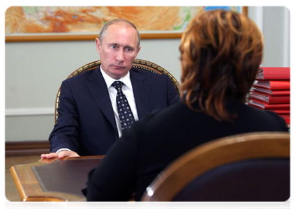 Prime Minister Vladimir Putin meets with Agriculture Minister Yelena Skrynnik|23 july, 2011|12:58