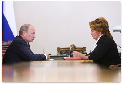 Prime Minister Vladimir Putin meets with Agriculture Minister Yelena Skrynnik