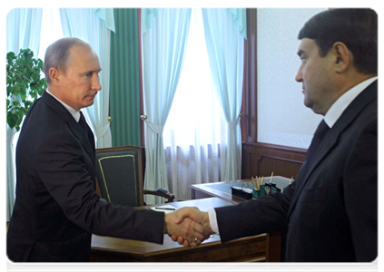 Prime Minister Putin meets with Minister of Transport Igor Levitin|25 july, 2011|16:52