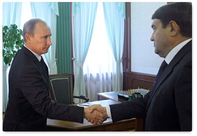 Prime Minister Putin meets with Minister of Transport Igor Levitin