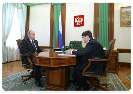 Prime Minister Putin meets with Minister of Transport Igor Levitin|25 july, 2011|16:52