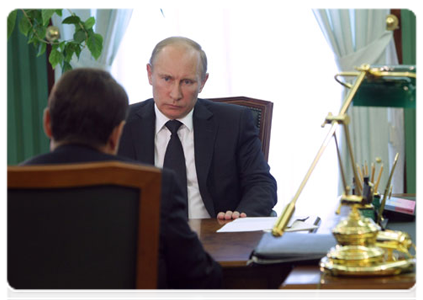 Prime Minister Putin meets with Minister of Transport Igor Levitin|25 july, 2011|16:52