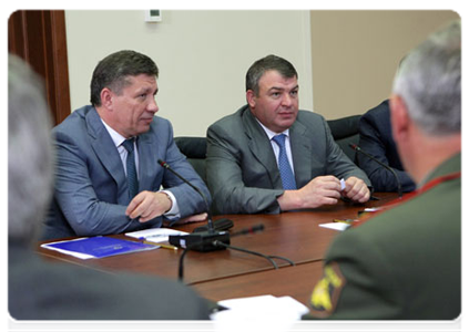 Defence Minister Anatoly Serdyukov and Head of the Federal Space Agency Vladimir Popovkin at a meeting on the issue of defence procurement|26 july, 2011|20:35