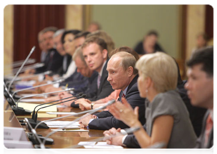 Prime Minister Vladimir Putin meeting with members of the Strategic Initiatives Agency Expert Council|27 july, 2011|19:11