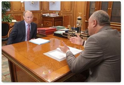 Prime Minister Vladimir Putin meets with Kamchatka Governor Vladimir Ilyukhin