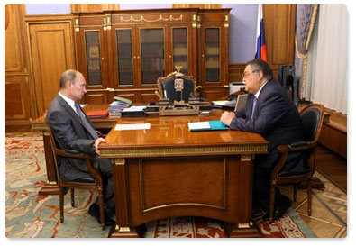 Prime Minister Vladimir Putin meets with Kemerovo Region Governor Aman Tuleyev