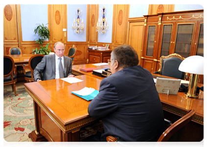 Prime Minister Vladimir Putin at a meeting with Kemerovo Region Governor Aman Tuleyev|28 july, 2011|15:34