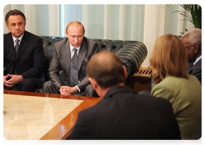 Prime Minister Vladimir Putin and Minister of Sports, Tourism and Youth Policy Vitaly Mutko at a meeting with President of the International Association of Athletics Federations Lamine Diack|28 july, 2011|16:24