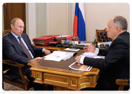 Prime Minister Vladimir Putin meets with Sergei Borisov, head of the OPORA Russia national organisation of small and medium business|29 july, 2011|16:35