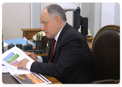 Sergei Borisov, head of the OPORA Russia national organisation of small and medium business, at a meeting with Prime Minister Vladimir Putin|29 july, 2011|16:35