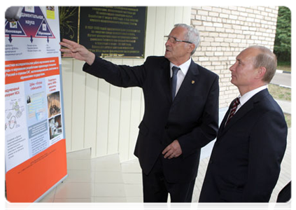 Prime Minister Vladimir Putin at the Joint Institute for Nuclear Research in Dubna|5 july, 2011|17:29